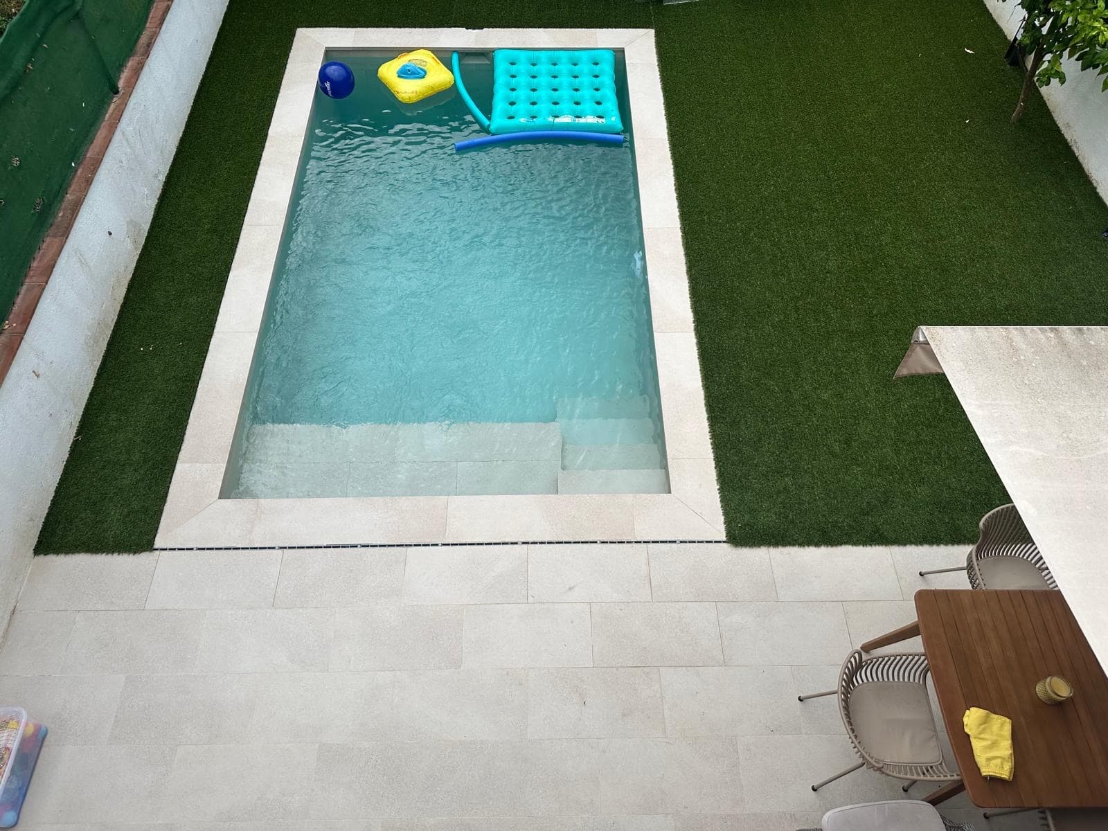 Piscina Minimalista — Diseño y construcción en Platja d'Aro